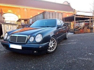 Gebraucht Mercedes E430 279 PS (205 kW) 1998 Blau Limousine
