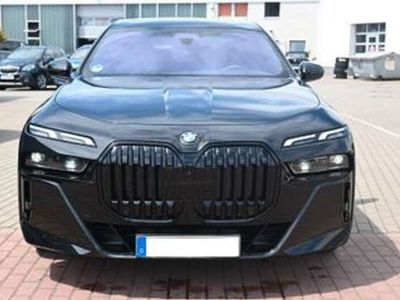 Gebraucht BMW 740 Sport Line 286 PS (210 kW) 2024 Saphirschwarz metallic Limousine