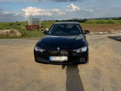Gebraucht BMW 318 143 PS (105 kW) 2012 Schwarz Limousine