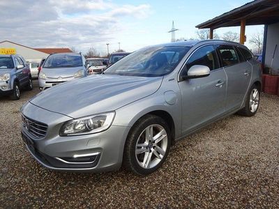 Silber Gebraucht 2017 Volvo V60 Summum Kombi | 7.500 € (Guter Preis)