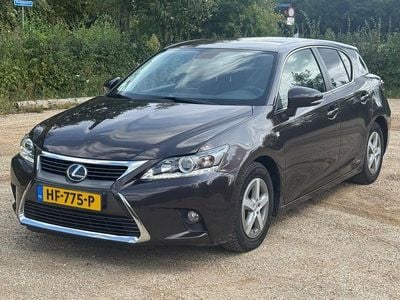Lexus CT200h