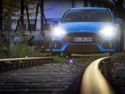 Blau Gebraucht 2016 Ford Focus RS Limousine | 27.000 €
