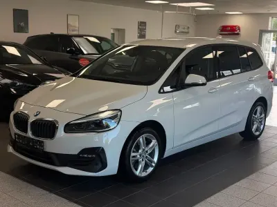 Gebraucht BMW 218 Advantage 150 PS (110 kW) 2022 Alpinweiss iii Coupé
