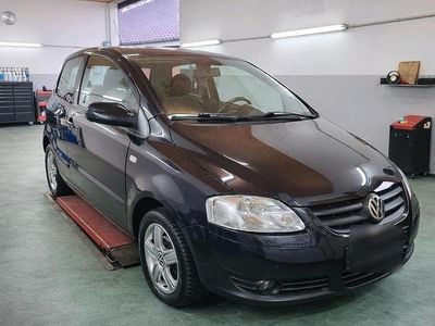 Gebraucht VW Fox Style 75 PS (55 kW) 2011 Schwarz Kleinwagen