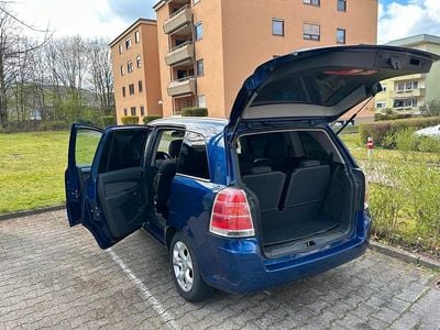 Usata Opel Zafira 150 CV (110 kW) 2008 Blu Monovolume