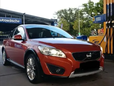 Usata Volvo C30 109 CV (80 kW) 2010 Arancione Utilitaria