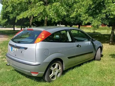 Gebraucht Ford Focus Trend 116 PS (85 kW) 2003 Silber Limousine