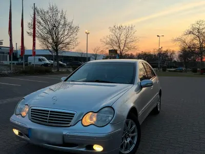 Gebraucht Mercedes C180 129 PS (94 kW) 2000 Silber Limousine