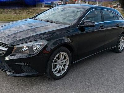 Gebraucht Mercedes CLA200 Shooting Brake 136 PS (100 kW) 2015 Schwarz Kombi