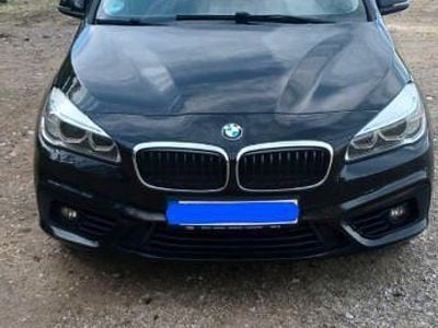 Schwarz Gebraucht 2016 BMW 218 Gran Tourer Sport Line Van / Kleinbus | 9.200 € (Guter Preis)
