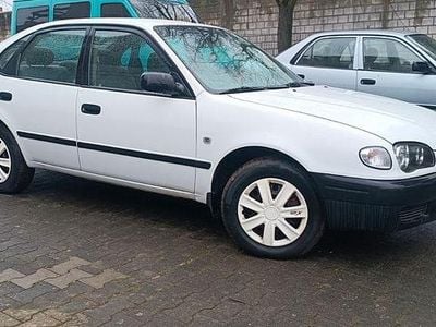 Weiß Gebraucht 2000 Toyota Corolla Limousine | 1.399 € (Guter Preis)