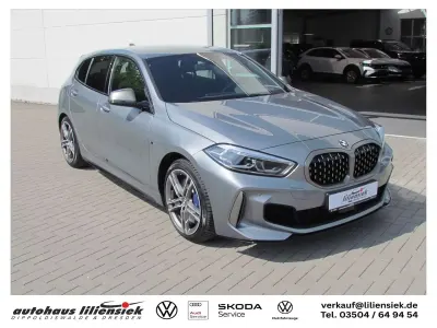Gebraucht BMW M1 306 PS (225 kW) 2024 Skyscraper grau metallic Coupé
