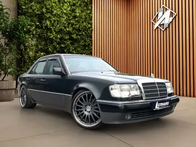 Gebraucht Mercedes E500 326 PS (239 kW) 1992 Blauschwarz  metallic Limousine