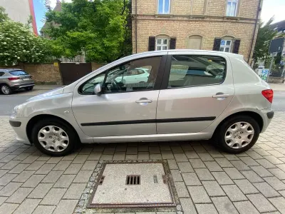 Gebraucht Peugeot 307 Premium 109 PS (80 kW) 2005 Grau Limousine