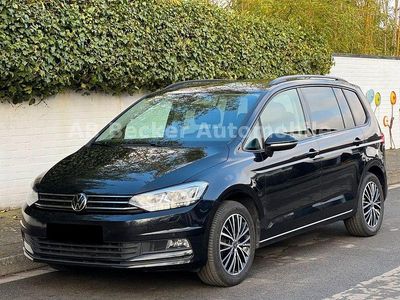 Schwarz Gebraucht 2023 VW Touran Comfortline Van / Kleinbus | 25.699 € (Fairer Preis)
