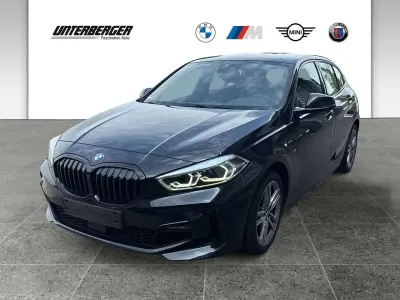 Gebraucht BMW 118 Performance 136 PS (100 kW) 2023 Saphirschwarz Limousine