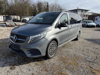 Grau Gebraucht 2021 Mercedes V300 AMG line Van / Kleinbus | 28.900 €