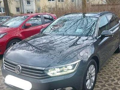 Gebraucht VW Passat Highline 150 PS (110 kW) 2016 Grau Kombi