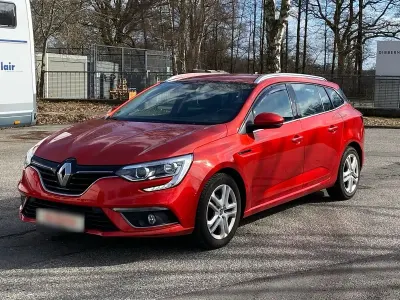 Gebraucht Renault Mégane GrandTour Business 132 PS (97 kW) 2017 Rot Kombi