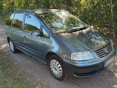 Grau Gebraucht 2009 VW Sharan Van / Kleinbus | 6.500 € (Teuer)