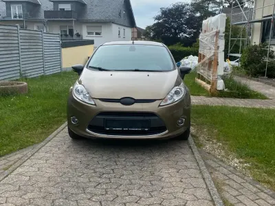 Gebraucht Ford Fiesta 70 PS (51 kW) 2011 Braun Kleinwagen