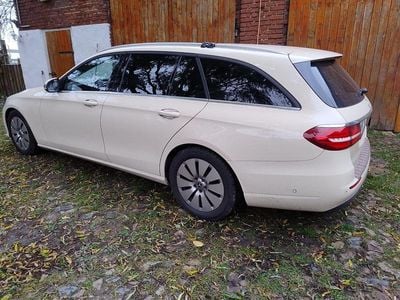 Mercedes E200