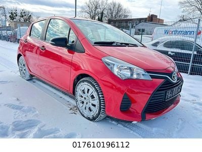 Rot Gebraucht 2015 Toyota Yaris Cool Kleinwagen | 4.999 € (Etwas zu teuer)