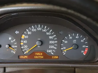 Gebraucht Mercedes E240 Avantgarde 170 PS (125 kW) 1998 Silber Limousine