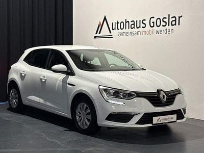 Gebraucht Renault Mégane IV Life 116 PS (85 kW) 2019 Weiß Kleinwagen