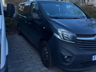 Gebraucht Opel Vivaro Cosmo 114 PS (83 kW) 2016 Schwarz Van / Kleinbus