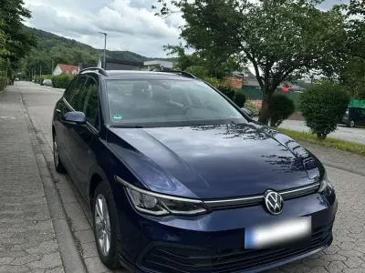 Gebraucht VW Golf VIII 110 PS (80 kW) 2021 Blau Kombi