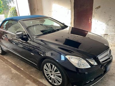 Gebraucht Mercedes E220 170 PS (125 kW) 2009 Blau Cabrio