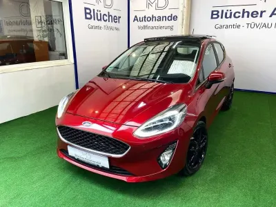 Używany Ford Fiesta Cool & Connect 101 KM (74 kW) 2019 Czerwony Hatchback