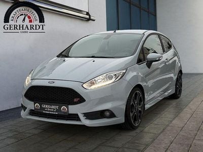 Grau Gebraucht 2016 Ford Fiesta ST200 Kleinwagen | 9.690 € (Fairer Preis)