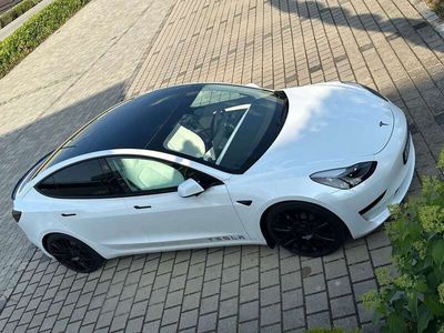 gebraucht Tesla Model 3 SR+ 20 Zoll weiß/weiß