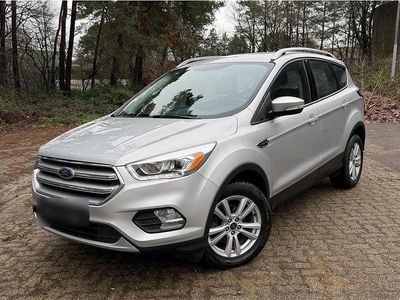 Gebraucht Ford Kuga 120 PS (88 kW) 2017 Silber SUV