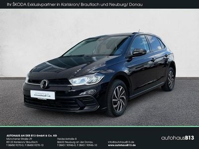 Deep black perleffekt (schwarz) Gebraucht 2022 VW Polo Life Kleinwagen | 16.950 € (Fairer Preis)