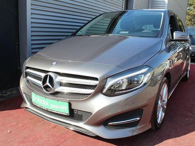 Gebraucht Mercedes B200 Business 156 PS (114 kW) 2016 Grau Van / Kleinbus