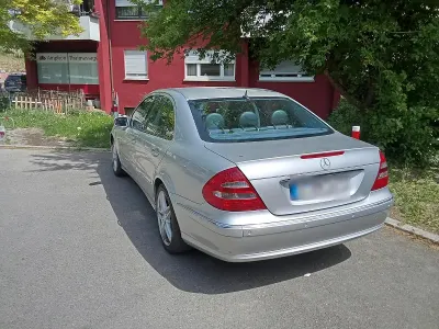 Brugt Mercedes E240 177 HK (130 kW) 2005 Sølv Sedan