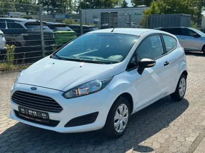Gebraucht Ford Fiesta Ambiente 60 PS (44 kW) 2014 Weiß Kleinwagen