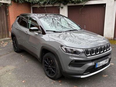 Gebraucht Jeep Compass Limited 150 PS (110 kW) 2022 Grau SUV