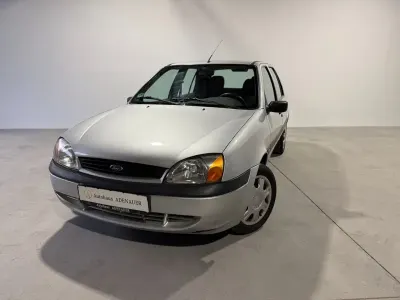 Usata Ford Fiesta 50 CV (36 kW) 2001 Argento Utilitaria