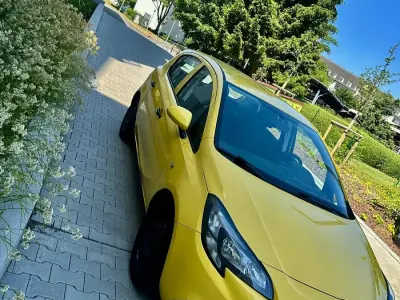 Gebraucht Opel Corsa 90 PS (66 kW) 2015 Gelb Kleinwagen