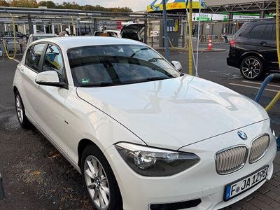 Weiß Gebraucht 2012 BMW 116 Urban Line Kleinwagen | 7.499 € (Fairer Preis)