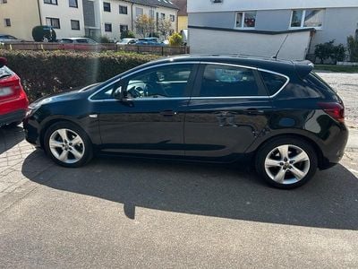 Usata Opel Astra Edition 140 CV (102 kW) 2011 Nero Utilitaria