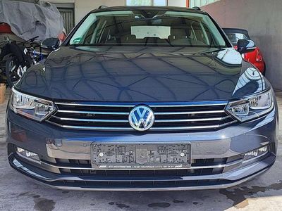 Gebraucht VW Passat Comfortline 150 PS (110 kW) 2018 Grau Kombi