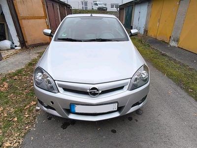 Gebraucht Opel Tigra 80 PS (58 kW) 2009 Silber Cabrio