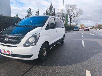Gebraucht Hyundai H-1 170 PS (125 kW) 2011 Weiß Van / Kleinbus