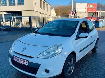 Weiß Gebraucht 2011 Renault Clio II Expression Kleinwagen | 1.250 € (Superpreis)