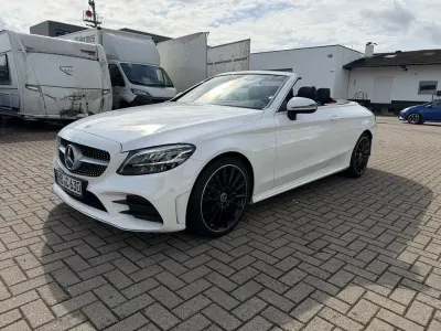 Gebraucht Mercedes C180 AMG 156 PS (114 kW) 2021 Weiß Cabrio